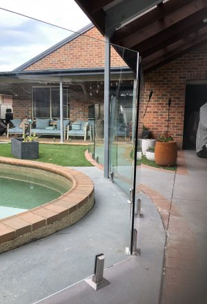 Follow the edge Glass pool fencing direct